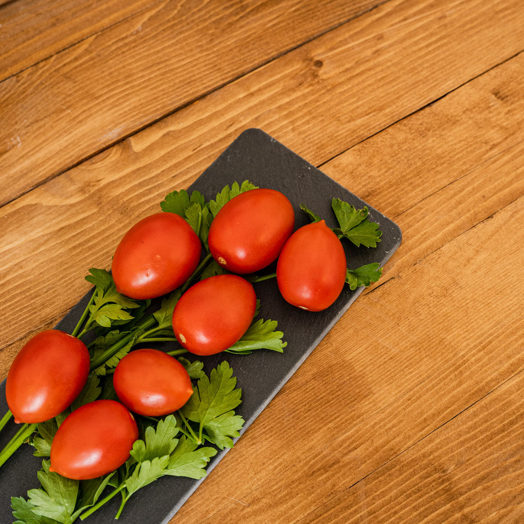 Rectangular cutting board in pink marble