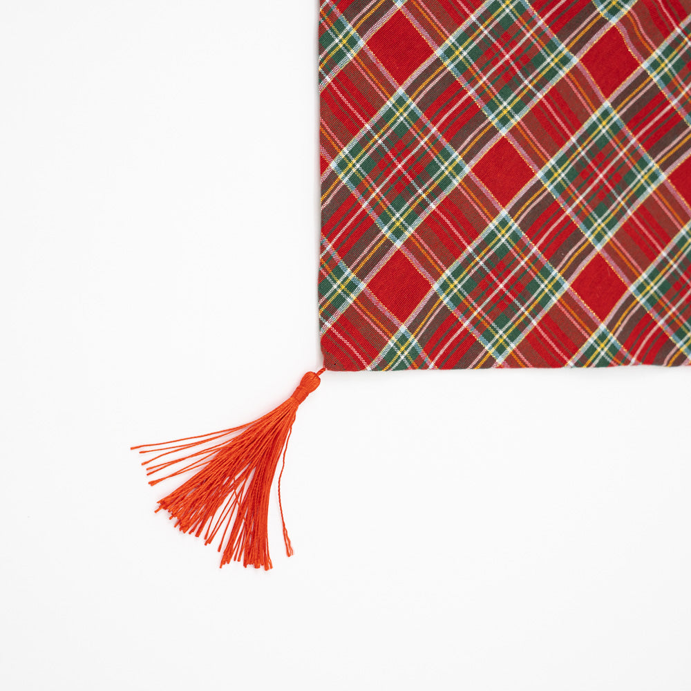 Pointed Tartan cotton runner with tassel