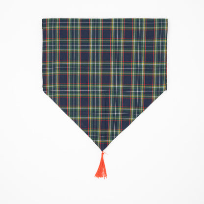 Pointed Tartan cotton runner with tassel