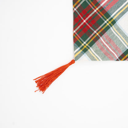 Pointed Tartan cotton runner with tassel